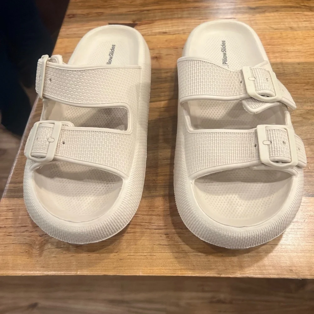 Pillow slides in GUC size 8.5/9